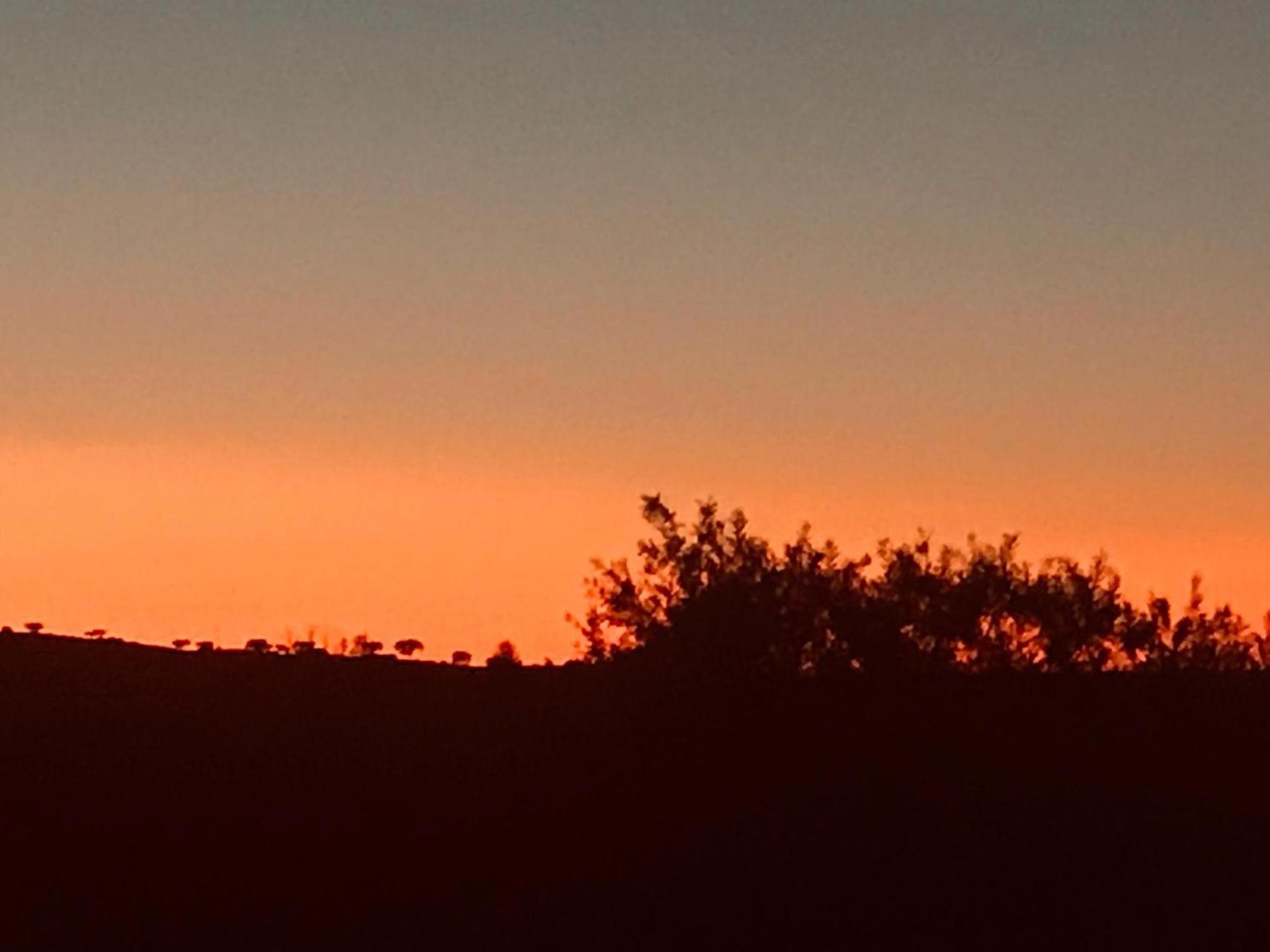Pôr-do-sol Villa São Pedro do Corval Esterno foto